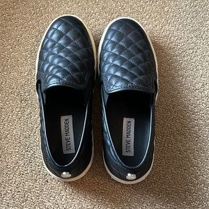 Steve Madden slip-on sneaker